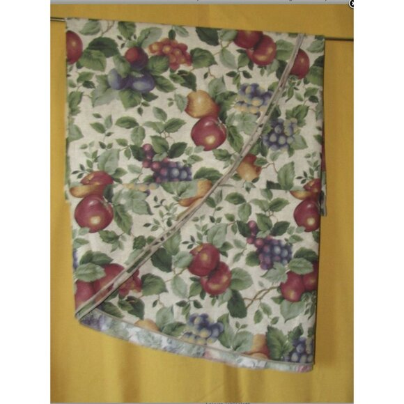 Ex-Cell Home Vintage Fruit Themed Apples Pears Grapes Cotton Tablecloth - Picture 8 of 16